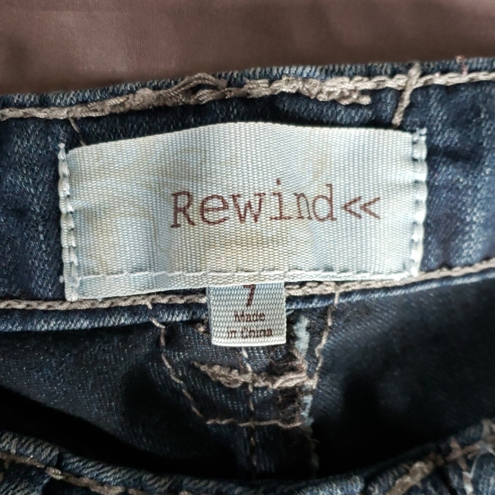 Rewind Capris Jeans - Picture 2 of 4